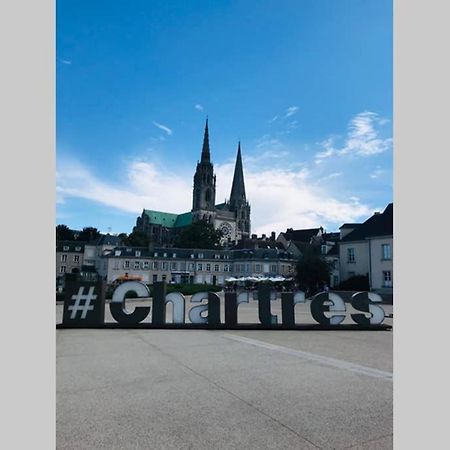 Le Nicole Leilighet Chartres Eksteriør bilde