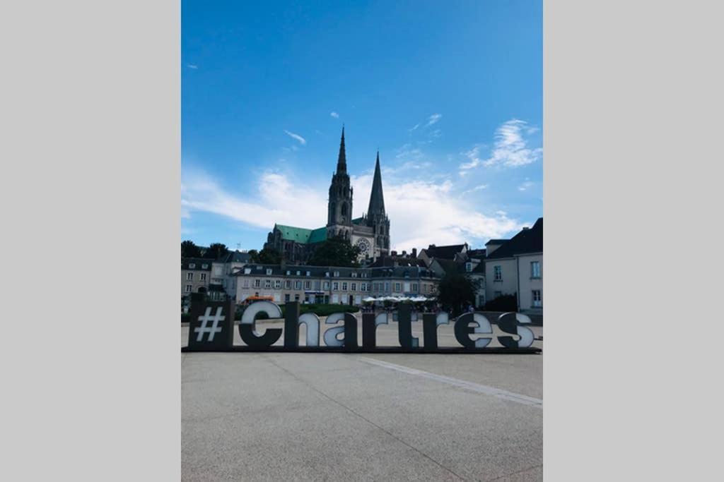 Le Nicole Leilighet Chartres Eksteriør bilde